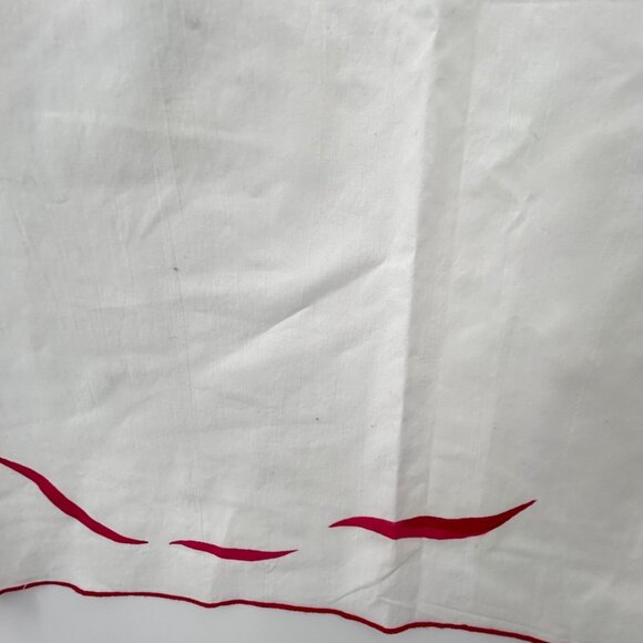 VINTAGE HAND PAINTED/MADE CHRISTMAS HOLLY WHITE TABLECLOTH - 55" X 52.75" SQUARE - Picture 6 of 8